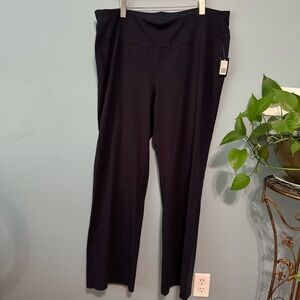 AVE Leisure Navy Blue Boot Leg Atheltic Leggings. NWT. Size 30/32 (actual 42x33)